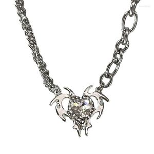 Catene Spider Web Thorns Love Collane Gothic Cool Insetto Crystal Pearl Neck Chain 634D