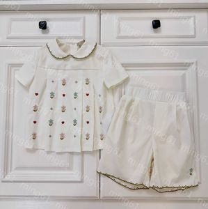 23ss bambini abiti firmati set da bambino set da bambino bavero Fiore piccolo Ricamo d'amore Camicia a maniche corte Elastico in vita Pantaloncini da ricamo vestito Vestiti per bambini di alta qualità