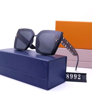 Kişilik güneş gözlüğü tasarımcısı moda çiçek kol işareti güneş gözlüğü kadın erkekler güneş cam klasik mektup gözlük adumbral gözlük plaj açık