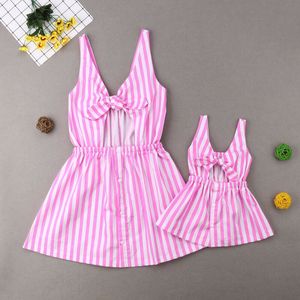 Family Matching Outfits Mother Daughter Dress Mom Girl Sleeveless Stripe Bow Dresses Fashion Clothing Summer Clothes 230512