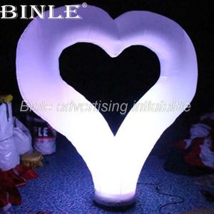 Spedizione gratuita 3 mH di San Valentino Evento a tema Evento di decorazione grande cuore gonfiabile con luci a LED colorate in vendita