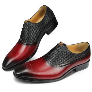 Scarpe eleganti da uomo in vera pelle di mucca Scarpe oxford di marca di lusso Scarpe da sposa a punta stringate con stampa brogue Scarpe quattro stagioni