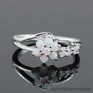 Bandringar Sun Flower Opals Crystal Zircon Rings for Women Silvery smycken Vintage Pink Blue Engagement Ring Women Party Rings