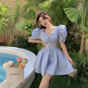 Casual Dresses Sweet Princess Evening Dress White Puff Sleeve Mini Fluffy kjol Girls Jacquard V-hals midjeklänningar Summer Fairy Clothing 230515