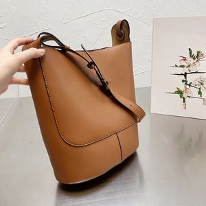Bayanlar Dayanıklı Drawstring Büyük kapasiteli kova kahverengi deri tasarımcı moda çantaları üst tutamak çanta sanat eseri alışveriş cüzdanlar 30cm