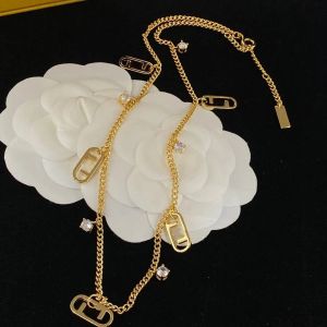 Design de luxo de um colar de alfabeto banhado a ouro 18K em aço inoxidável moda feminina colar pingente acessórios de joias de casamento atacado joias boutique -b07