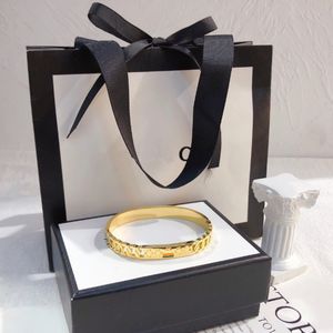Luxury Gold Name Bracelet Designer Rose Gold Gold Design Logotipo para Branquear uma pulseira única Fashion Fashion Springtime Casal Acessórios Bangle com caixas