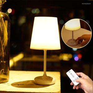 Bordslampor Bedside Lamp Touch Desk USB Laddning LED -lampan med fjärrkontrollljus för nattduksbäddar och kontor