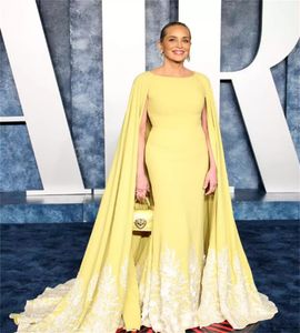 Vestido de noite amarelo de Dubai Abaya com apliques com capa com capa de plus size Celebrity PROM Dress