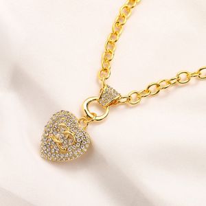 Luxury Designer 18K Gold Plated Necklace for Women Brand C-Letter Heart-Shape Diamond Chain Necklaces Jewelry Accessory High Quality 13Style