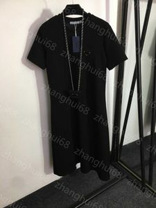 23ss donne vestono abiti firmati da donna abiti estivi catena marsupio impreziosito abito t-shirt manica corta gonna a T abbigliamento donna di alta qualità