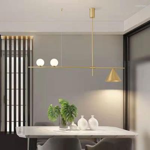 Lampade a sospensione Nordic Modern Light Luxury Simple Strip Ristorante Lampadario Cafe Bar Lampada decorativa artistica Linea di design in corno creativo