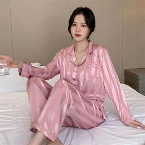Женская одежда для сна весна и осенняя модная ледяная шелк для домашней одежды с длинными рукавами брюки пижамы с двумя частями пижамасва, набор для сна 230515