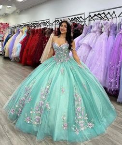 Princess Mint Green Plus Size Quinceanera Off Axel Spets Applicques Crystal Ball Gown Sweet 16 Dresses Vestidos 322