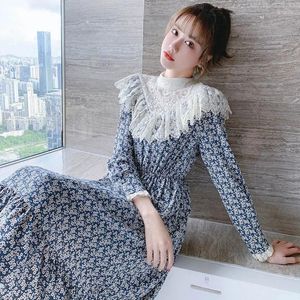 Vestidos casuais Fall Spring Brand Dress Floral Dress Women Women Vintage Meio High Neck Lace Stitching Ruffles Slim Party Manga Longa