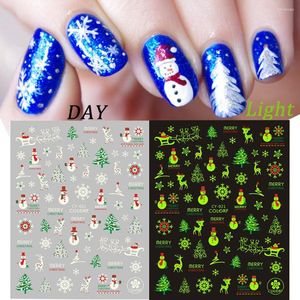 Nagelklistermärken 1 PC LUMINOUS JUL Santa Snowman Designs Självhäftande DIY 3D -manikyr Wraps Decal