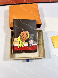 Designerski portfel Portfele męskie i damskie Wyściółka ze skóry cielęcej z długim wzorem lwa Wielofunkcyjny portfel z miejscem na karty Etui na karty kredytowe Kabura na paszport M63486