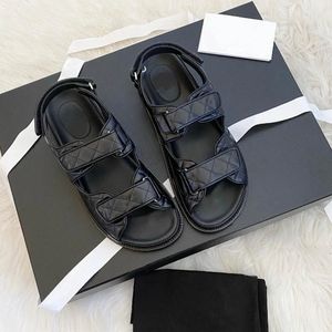 designer dad sandals Mulheres Senhoras Famosa Couro de Bezerro Acolchoado Sandla Slides Fivela Ankle Strap Beach Shose Luxo Plate-forme DHgate Com Caixa