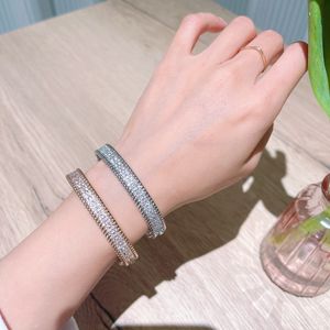 Pulseira de mulher de luxo, designer de trevo de folhas van van moda de bracelete de ouro jóias para mulheres de melhor qualidade acessórios de banquete de charme 85