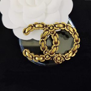 20 stile lettera di marca spilla placcato oro 18 carati spille di design donna strass di lusso spilla di perle di cristallo vestito laple pin gioielli in metallo