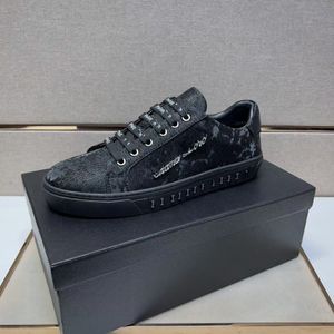 Uxury Designer Shoes Sneakers casuais, elementos de metal de malha respirável são size38-45 mkjkyrl000004