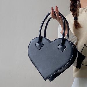 Abendtaschen Tas Bahu Wanita Desain Mode Tangan Cinta Hati Perempuan Keren Tote Hitam Kecil Retro Messenger 230516