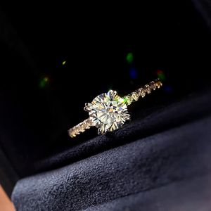 Solitaire Ring HW Hairui's Favorite Ring Main Diamond High Carbon Diamond Huge Shining Four Claw Diamond Ring Girl Engagement Wedding 221121