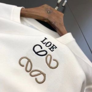 2024 새로운 디자이너 반바지 남자 Tshirts T 셔츠 디자이너 T Loewees 자수 패션 최고 품질 면화 면화 럭셔리 스트리트웨어 Tshirts 바지 tshirt