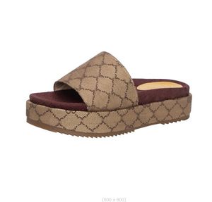 Mode g män kvinnor sandaler tofflor glida designer lyxiga platt höga klackar flip flops skor broderad plattform gummiläder stim casual sko storlek 36-42 g63