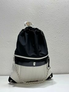 2023 A chegada de uma nova bolsa de mochila de nylon de alta qualidade Back feminina Backpack Backpack Back de mochila casual casual feminino de mochila estilo