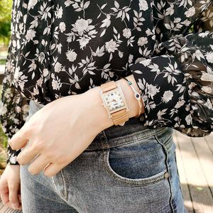 Zegarek netto Red H Diamond Fashion Watch Watch Hurtowe i handlowe Rhinestone All-Match Sun Ray Belt Kobiety