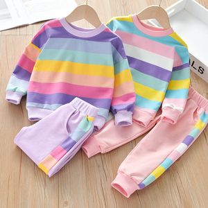 Passos de roupas para meninas conjuntos de roupas infantis Casual Sorto 2pcs Suit Spring Autumn Tracksuit infantil espessado Rainbow Sportswear 230516