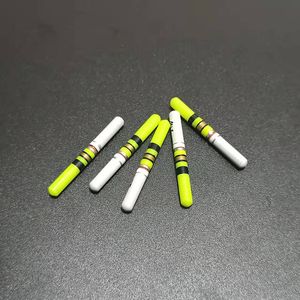 Akcesoria rybackie 10pcs/działka elektryczna laska rybacka akcesoria akcesoria zielona/czerwona LED Light Stick Nocna bateria B486 230516