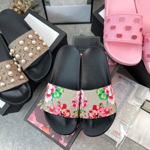 Nya webbglas Sandal tofflor Flat Bloom Tiger Kvinnor Gummiläder rosa R Grön svart vit blommig jordgubbe tryck slid canvas gummiblommor sommar 19