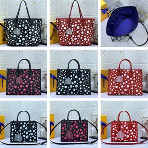 Mt Onthego Tote Bag Women Handväska axelväskor kalvskinn äkta läder vit polka dot tryckt klassiska bokstäver totes väska interiör zip pocket silver hårdvara