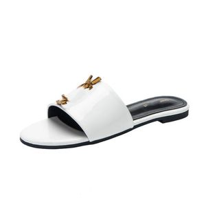 Marka mody wygrana sandały duży rozmiar 36-42 klapki czerwone sandały gumowa podeszwa z paskiem internetowym Kapcieczki 5 kolorów y67