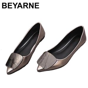 Отсуть обувь Sepatu Logam Datar Beyarne Dengan Gesper Ujung Lancip untuk wanita kulit kasual e1100 230516