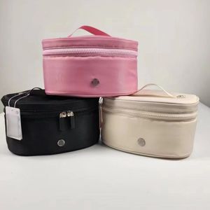 Tasarımcı Lulu Oval Üst Erişim Kozmetik Çantalar Makyaj Çantası Koşusu 3.5L Lululemens Kadınlar Çuvallar Debriyaj Çanta Ayna Erkekler Pochette Naylon Tote