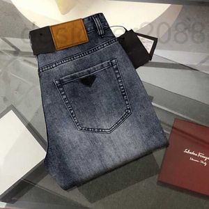 Herr jeans designer herr byxor klassisk triangel broderi denim byxor mode lös slacks dragkedja åtkomst raka ben byxor x9iq