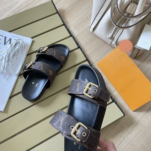 Kvinna Slipper Designer Shoe Leather äkta strandbokstavspänne Loafers Justerbara övre breddälskare Skor med ruta 35-42