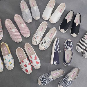 Collaborating New Old Beijing Cloth Shoes, Spring and Autumn Women's Shoes, Soft Sole, Comfortable Canvas Shoes, One Step Mom's Shoes, Casual Women's Shoes 0517