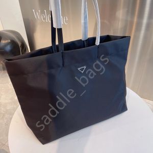 Designer de luxo Nylon Tecido de tecido médio bolsa de couro açafano manusear bolsa de compras de grande capacidade para mulheres bolsas de compras