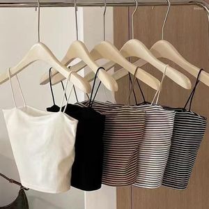 Camisoles Tanks Top Female Sexy Bras Spaghetti Strap Crop Tops Wirefree Brassiere Fashion Camisole Sömlös underkläder Byggt i BRA Padded