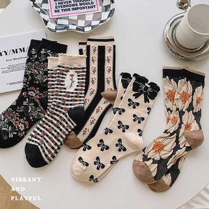 Skarpetki Hosiery Nowa moda Japońska harajuku vintage żeńskie skarpetki retro załoga kwiatowa słodka dziewczyna słodka łuk długie skarpetki p230517