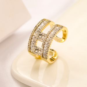 Ретро -дизайнерские кольца кольца кольца кольца серебряные буквные кольца для мужского женского модельного дизайнерского дизайнера