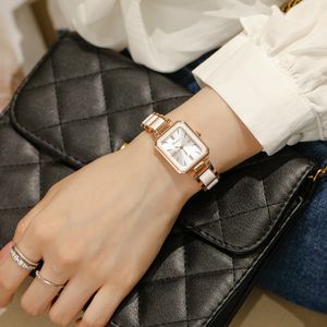 Luxuriöse Damenuhr, lässig, Quarz, Designeruhr, Gummiband, modisch, Strass, exquisites Leder, AAA