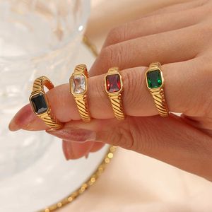 Anelli a fascia 2021 New Thin Ring Band Texture Inciso piccolo quadrato 3A Cubic Zirconia Stone Ring Blk White Green Red Gemstone Ring J230517