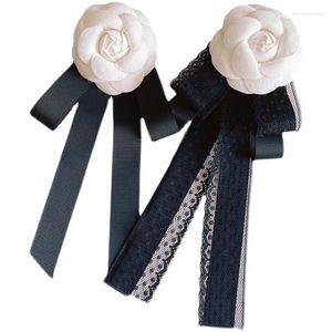 弓は韓国語バージョンであるCamellia Brooch Retro Velvet Small Fragrance Tie Women's Shirt Pin Wedding Collar Ornament