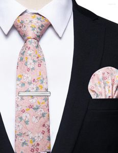 Bow Ties Lotus Color Floral Slim Men's Tie لحضور حفل زفاف يوميًا ارتداء أزياء وردية اللون