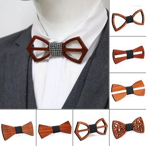 Papillon Moda uomo Cravatta di legno fatta a mano Cadeau Homme Cinturino regolabile Regali di compleanno maschili Cravate